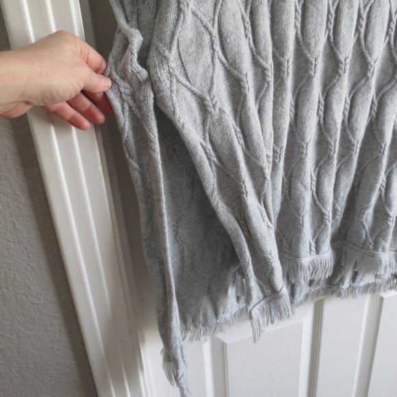 grey tunic sweater oversized Small medium large oversized fringe poncho indie - Picture 3 of 3